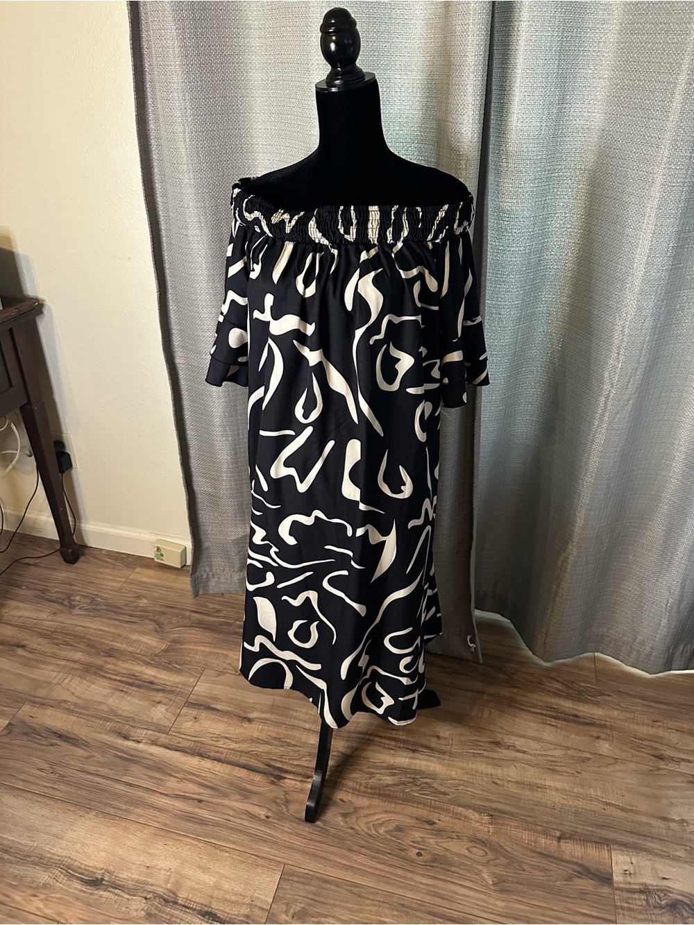 SHEIN Black and Cream One-Shoulder Midi Dress - Picture 3 of 4